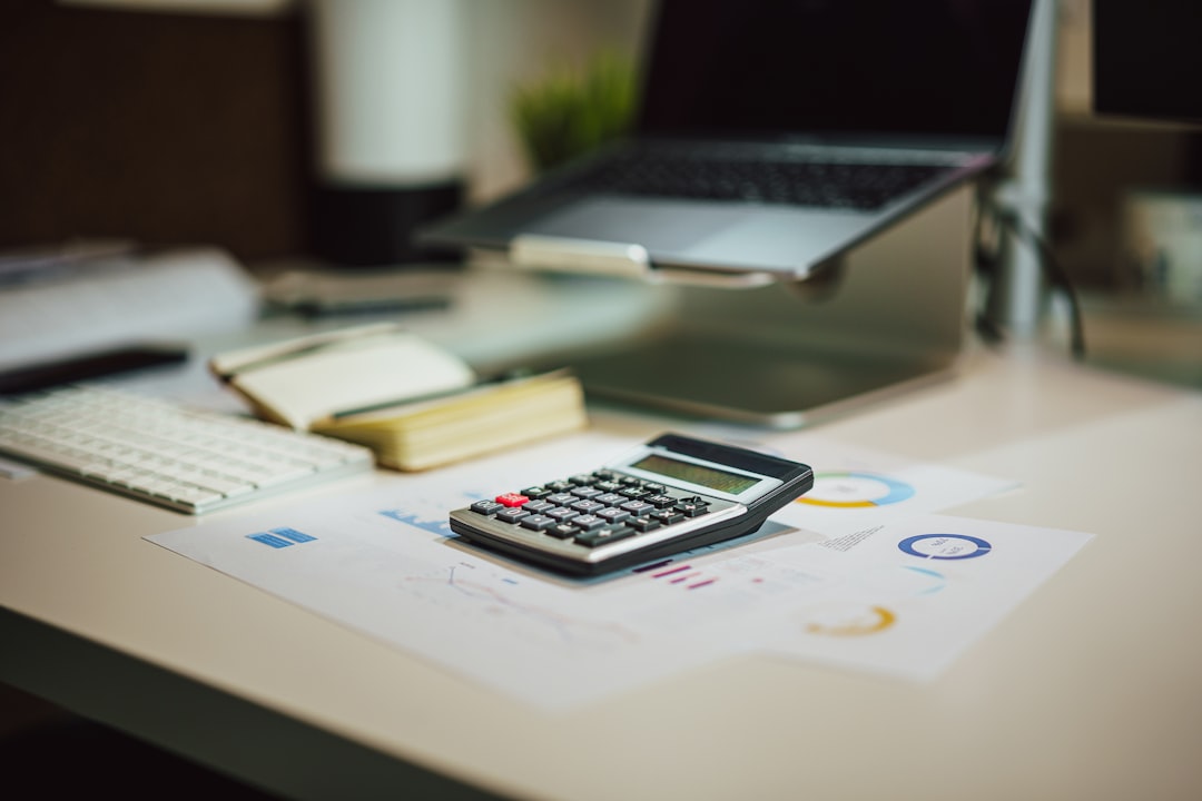 Escritório Contábil no Gemini e ChatGPT
