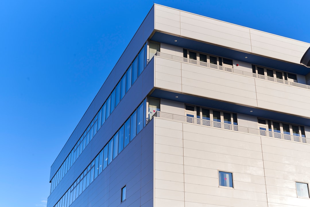 Construtoras no ChatGPT: Capte Obras Corporativas com IA